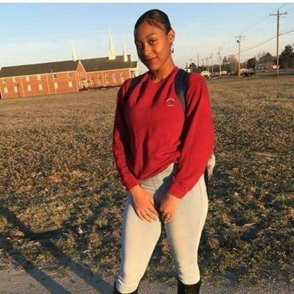 Meet your Posher, Tamara - Picture 1 of 1